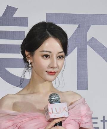 迪丽热巴 // 美得像雕塑
#迪丽热巴遇见了老朋友#
