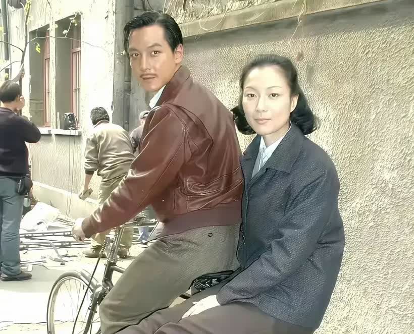 这个男的叫周星驰吧