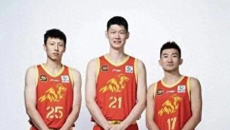 布朗38分广厦战胜同曦，法尔18分让二进宫博班无地自容