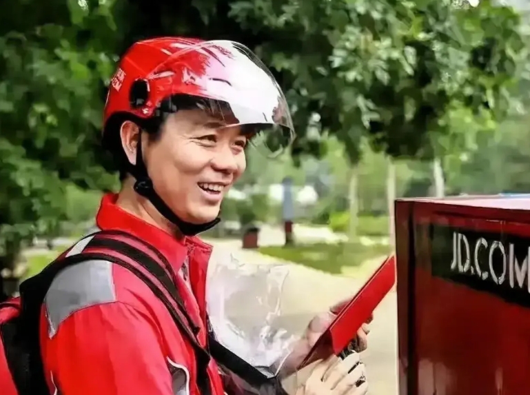 如果我是强哥，今晚外卖都不送了，马上要做的第一件事，就是赶紧让开发团队把独立的a