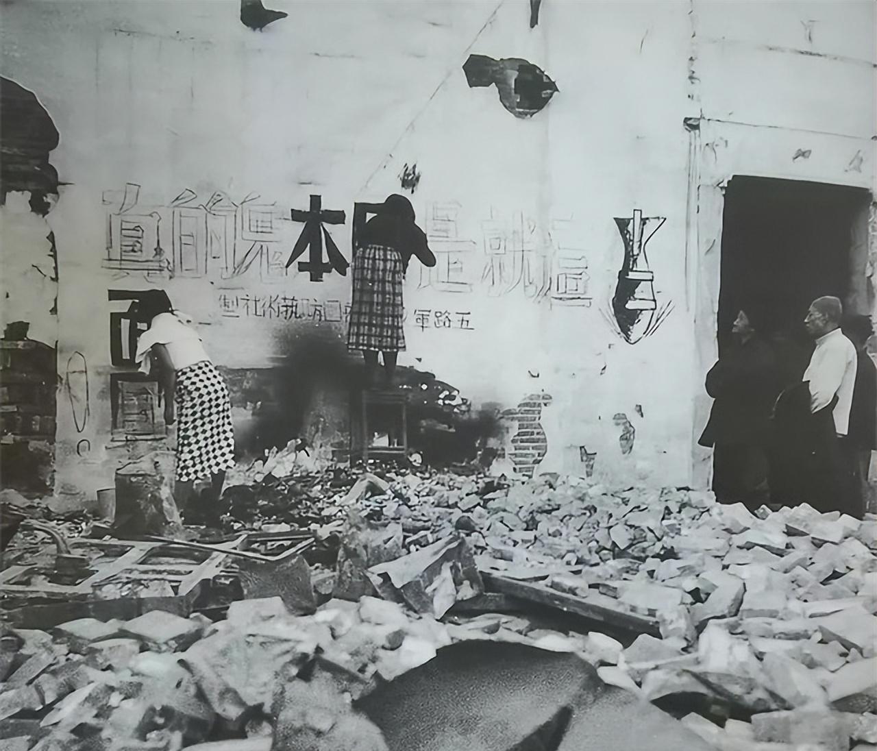 1942年4月21日，十多架日军飞机轰炸桂林，当时我军的防空部队用高射炮对日军机