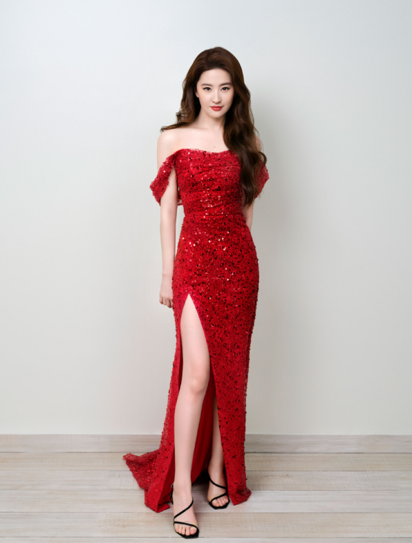 谁懂刘亦菲脸的对称度，热烈明媚的红玫瑰