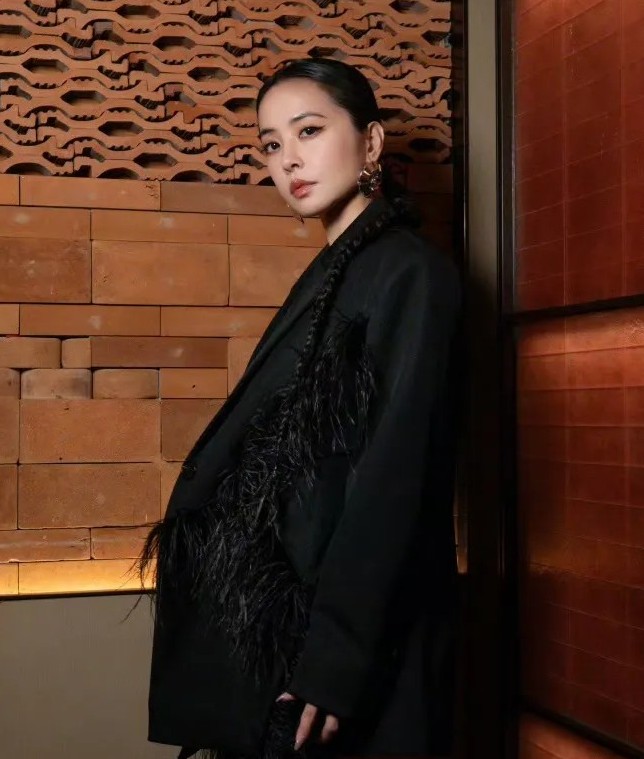 蔡依林，给所有女人上了一课。

据报道，44岁高龄的她已经冻卵，这是她的一个
