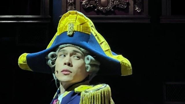百万美食博主从迪士尼离职，被亲友举报接广告！果然身边人怕你富