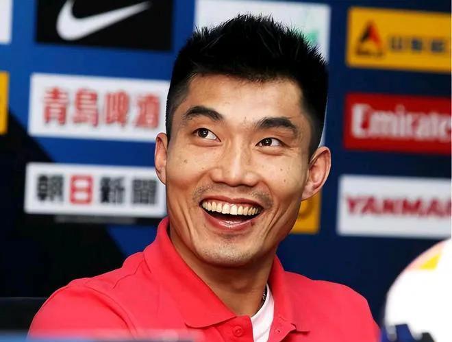 国足的中方教练组这回可算是拿到实权了。
历经扬科维奇、伊万科维奇这两个外教，当看