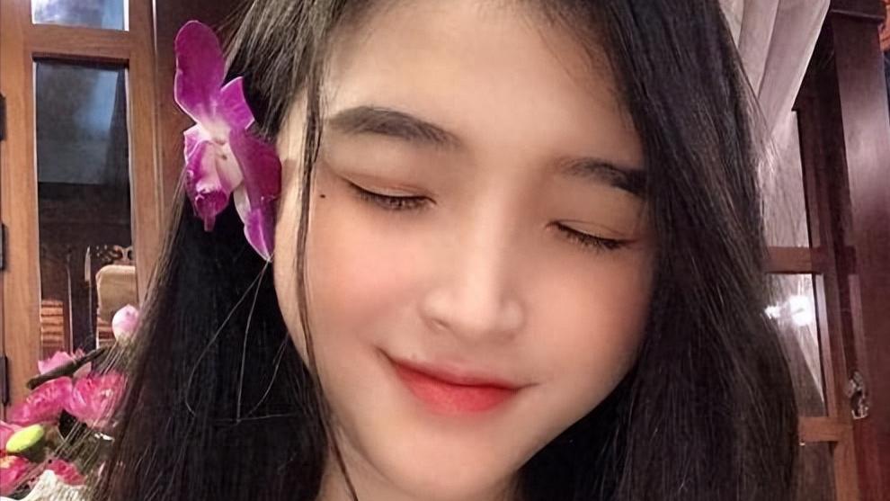 越南女大学生嫁中国小伙，回家探亲哭诉：中国生活太安逸，与预期不符