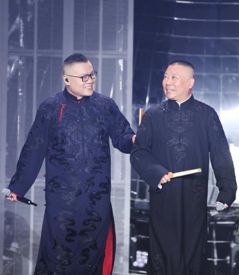 #岳云鹏深夜发长文# 德云一哥岳云鹏深夜发长文，对其个人巡回演唱会引发的舆论争议