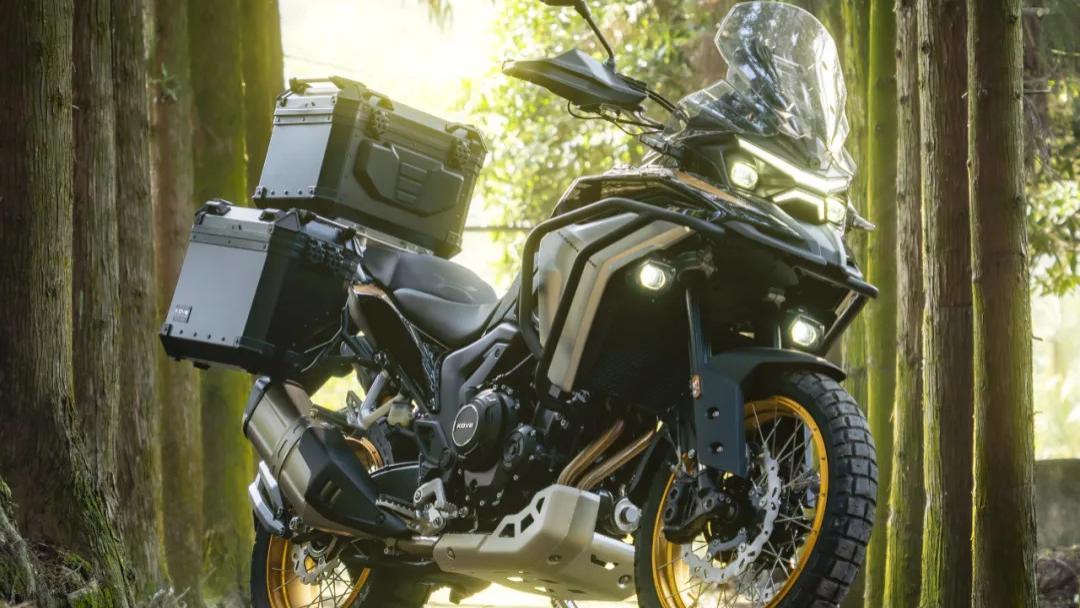 同级唯一搭载电子减震的ADV，凯越625X正式发布，售价31777元起