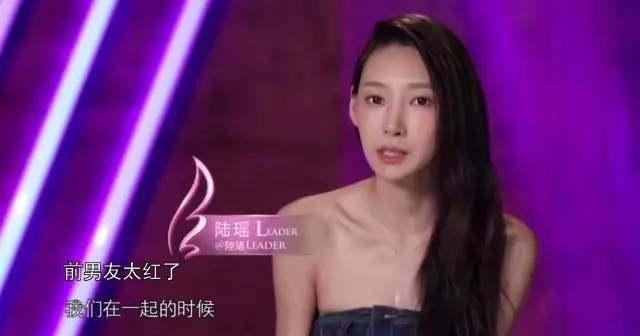 李荣浩和杨丞琳相恋后，一直表现得十分宠爱对方。但在和杨丞琳交往前，李荣浩其实还有