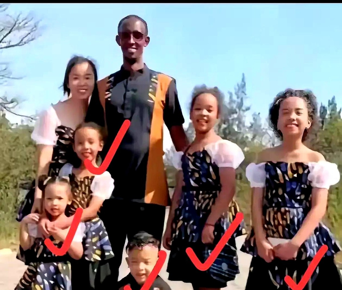 ## 中国媳妇嫁到非洲生了五娃











这事儿真让人血压飙升，一个