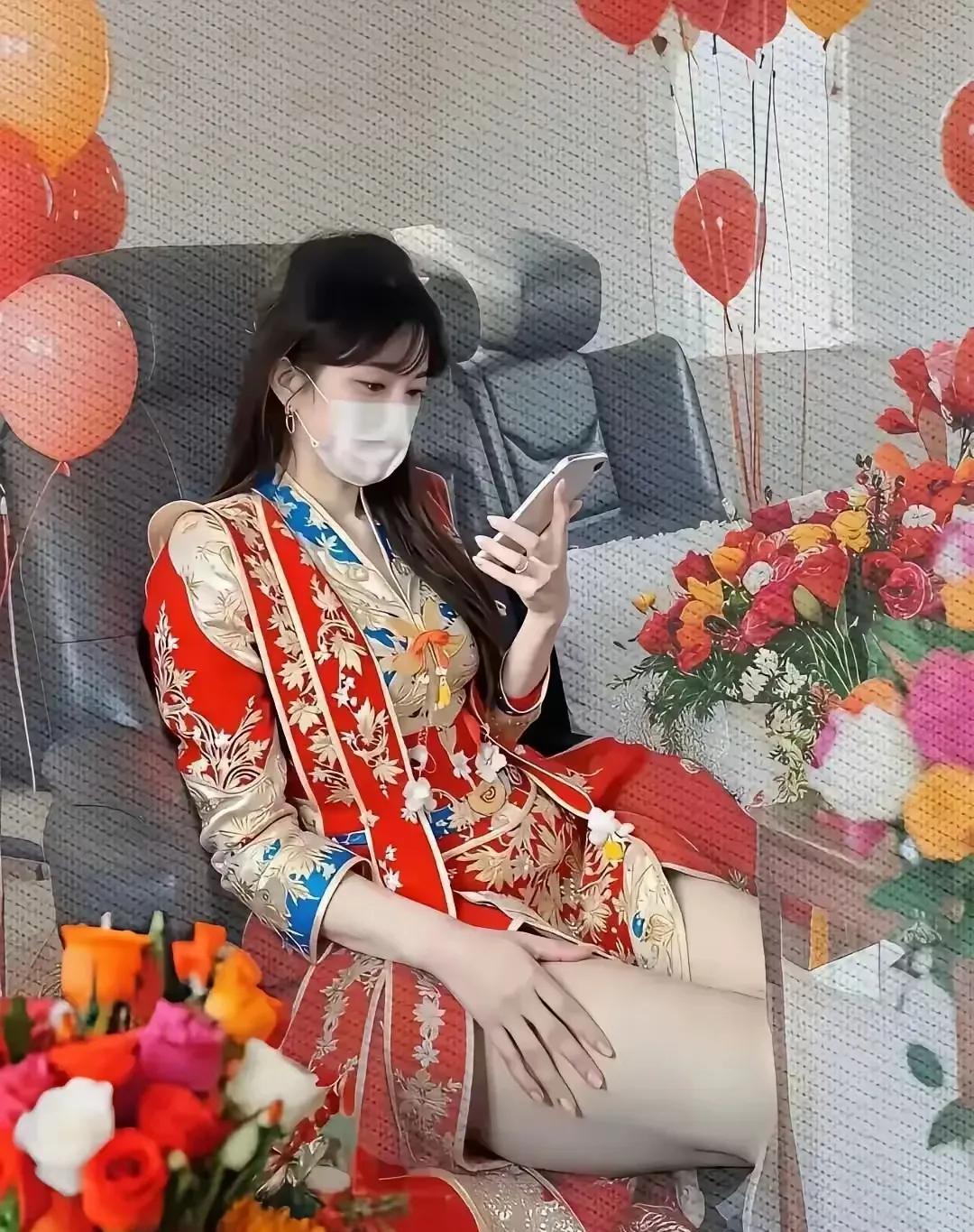 大家猜猜这新娘是做什么工作的 。
我能想出来的有以下几种可能：
蹬三轮的？
浴足