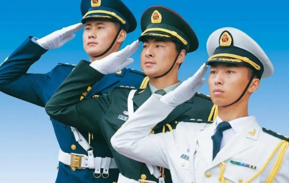 当过兵的兄弟看过来！国家这次把咱们退役后的路铺得明明白白！
有人总说退伍就是失业