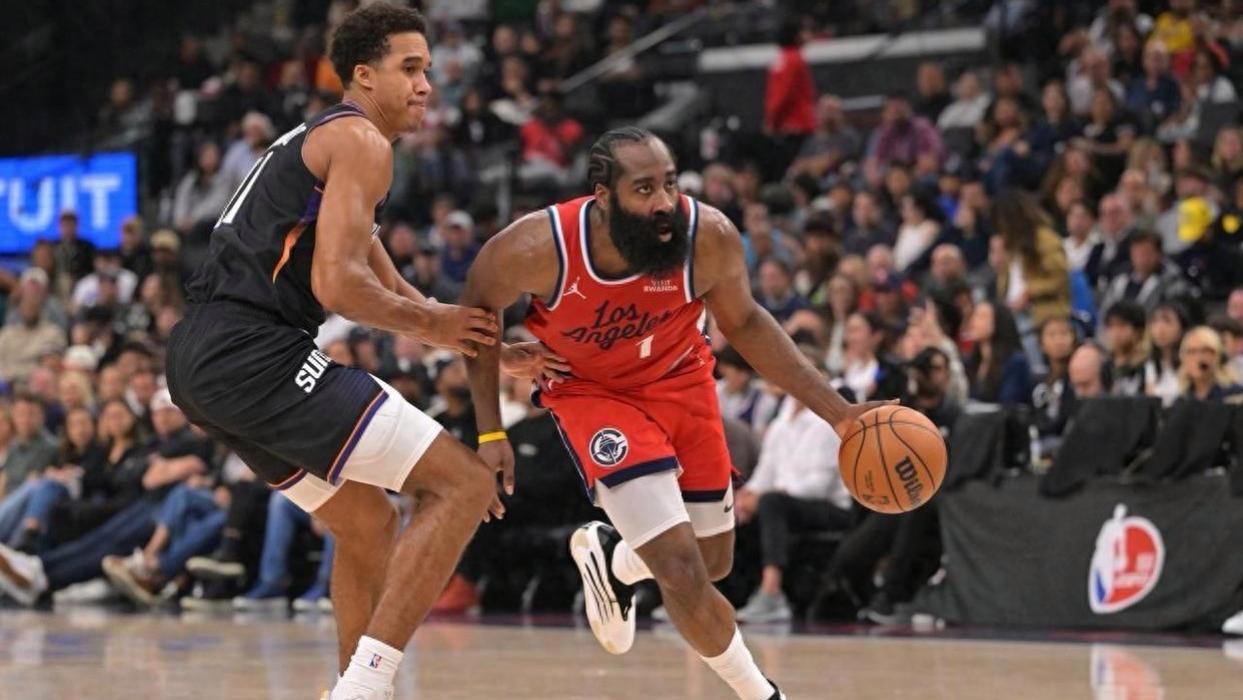 杰伦格林伤退，布克轰21+10+9，哈登15中4，赛后咳嗽不止