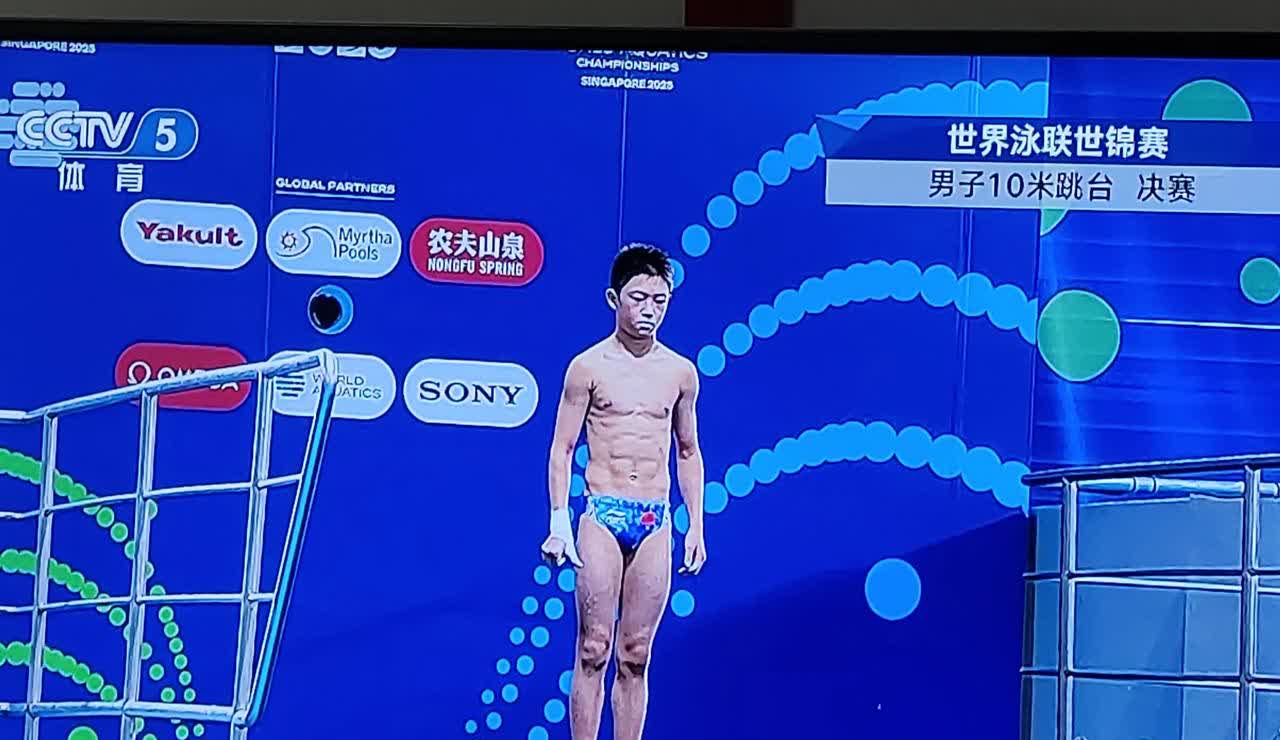 十米跳台双双失手，铜牌都得不到

在新加坡举行的世界泳联世锦赛男子十米跳台决