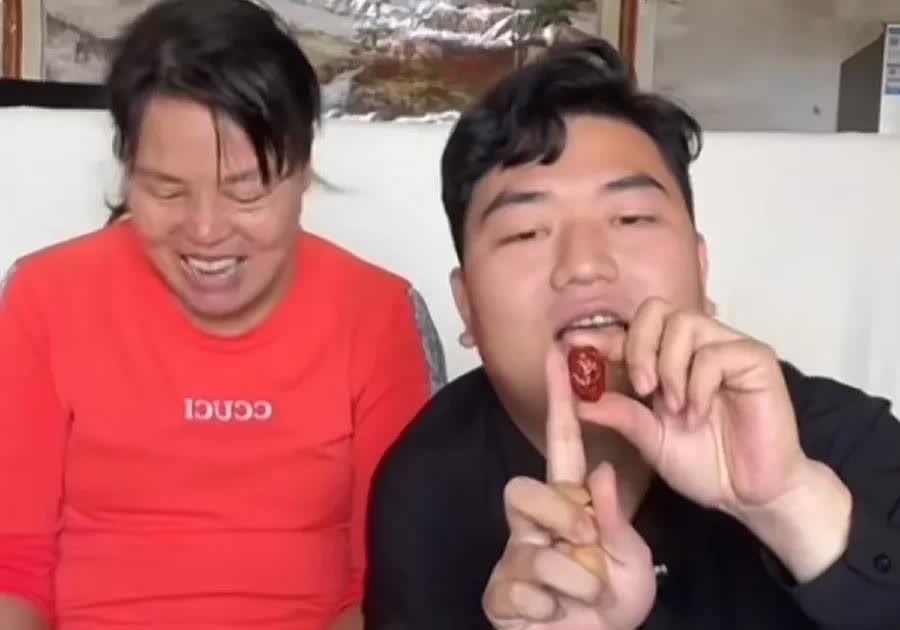 格局小了，

很多人都在认为全红婵家里人都在耗费全红婵的流量。
全进华，他