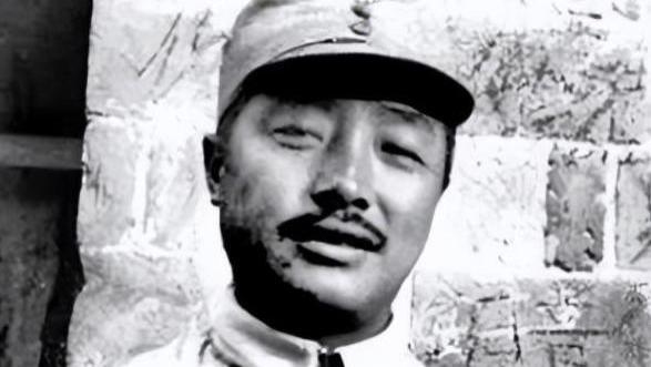 79年廖汉生回家乡桑植，指着贺龙女儿问老乡：她长得像不像她父亲