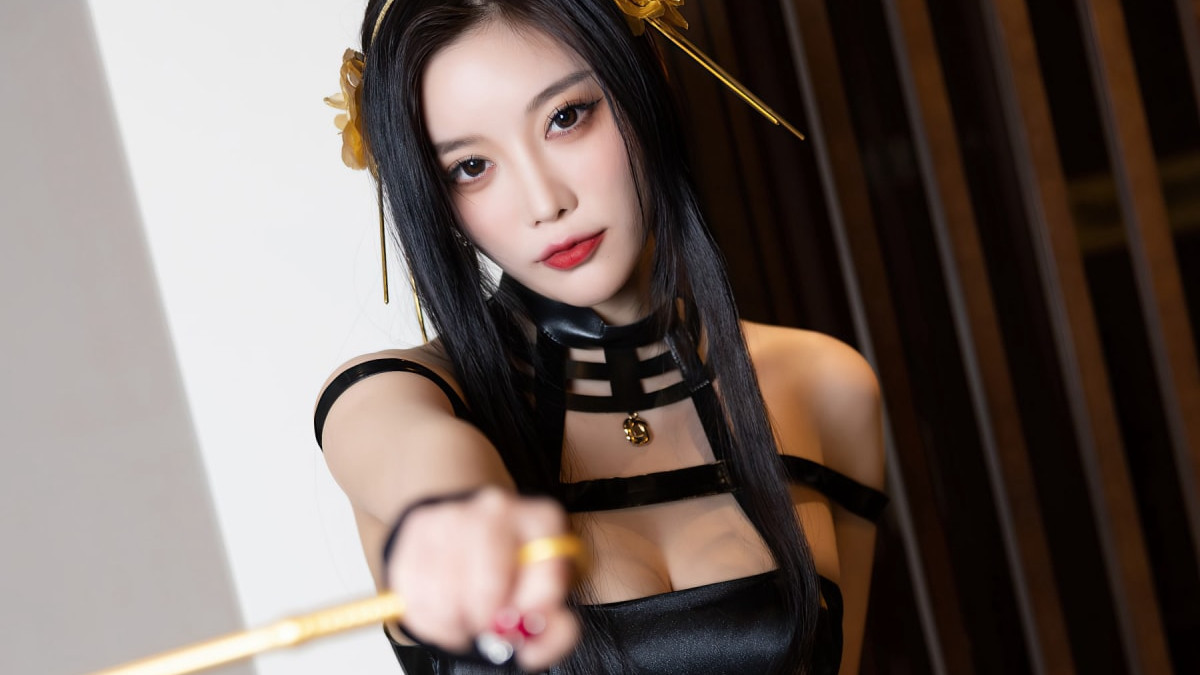 杨晨晨Yome黑色服饰丰腴身材海南岛旅拍