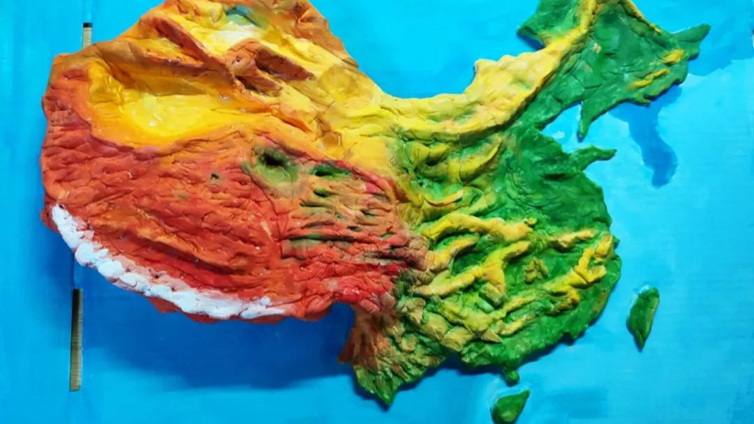 外国人的探讨：中国为啥还不崩亡？