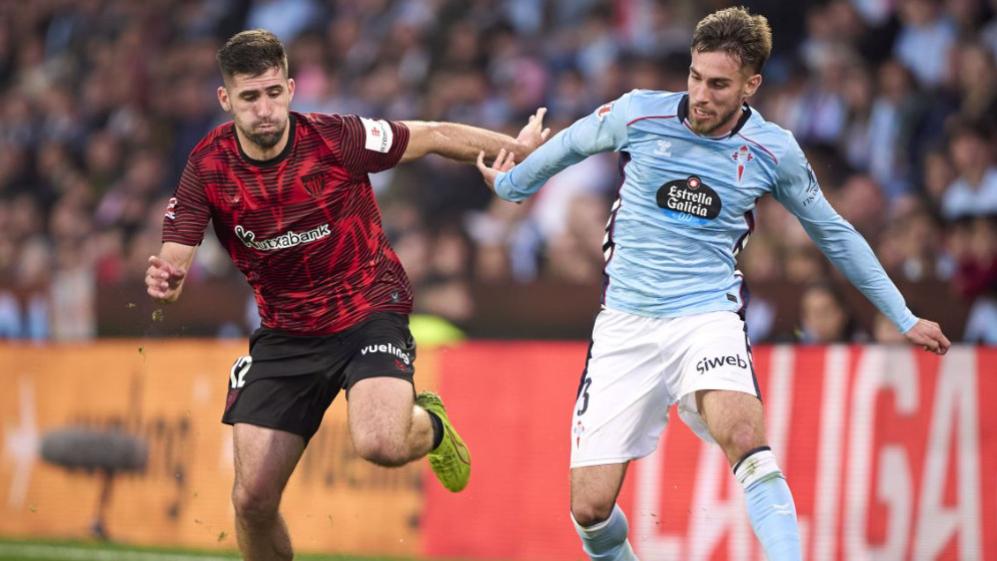 利物浦希望在转会市场免费签下巴萨后卫