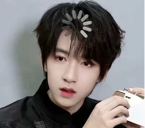 谢娜贺峻霖录《这就是西游》玩左右出拳游戏，娜姐连输14把还被小贺发消息得瑟，晒截