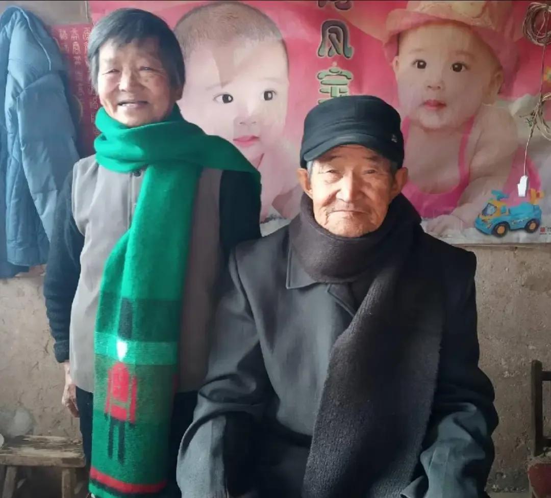 山西寿阳，50岁光棍捡到刚出生女婴，含辛茹苦拉扯大，送她上学，谁料，孩子10岁时