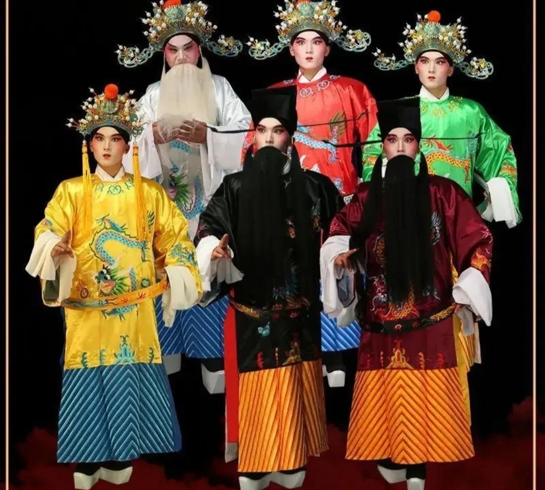 【京剧票价，挑费越来越大能耐越来越小】
聊到京剧的票价，其实还得看各个京剧院团里