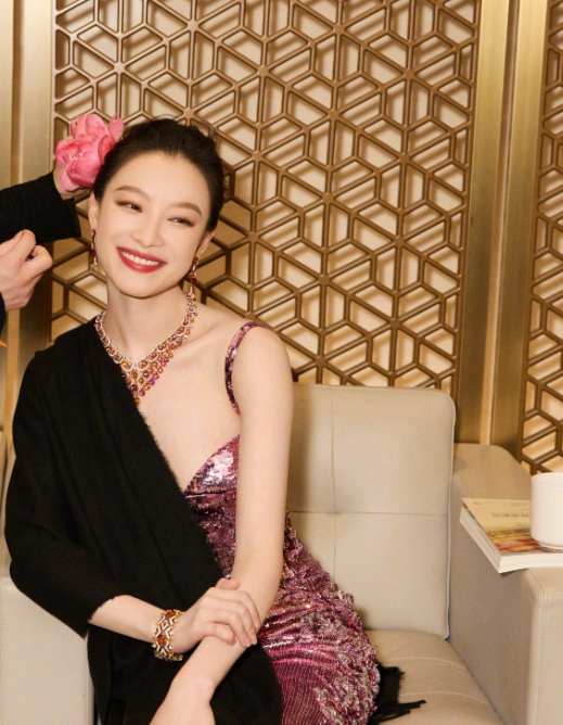 倪妮社交平台晒“圆满”照片 背后故事超精彩