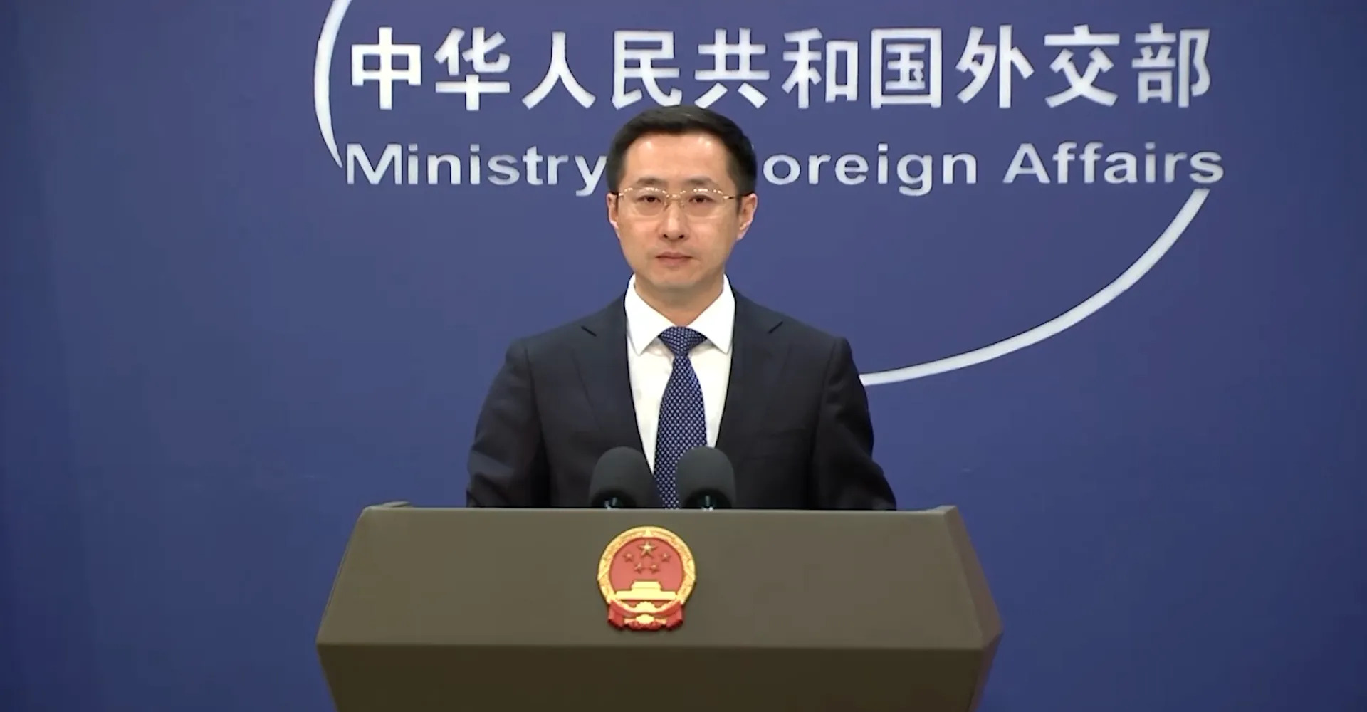中欧反对美国加征关税











美国加征关税，世界经济要遭殃啦！中欧