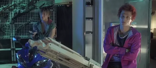    《新警察故事》从打斗场面上来看，导演确实是费了一番功夫的，影片刚开始，几个