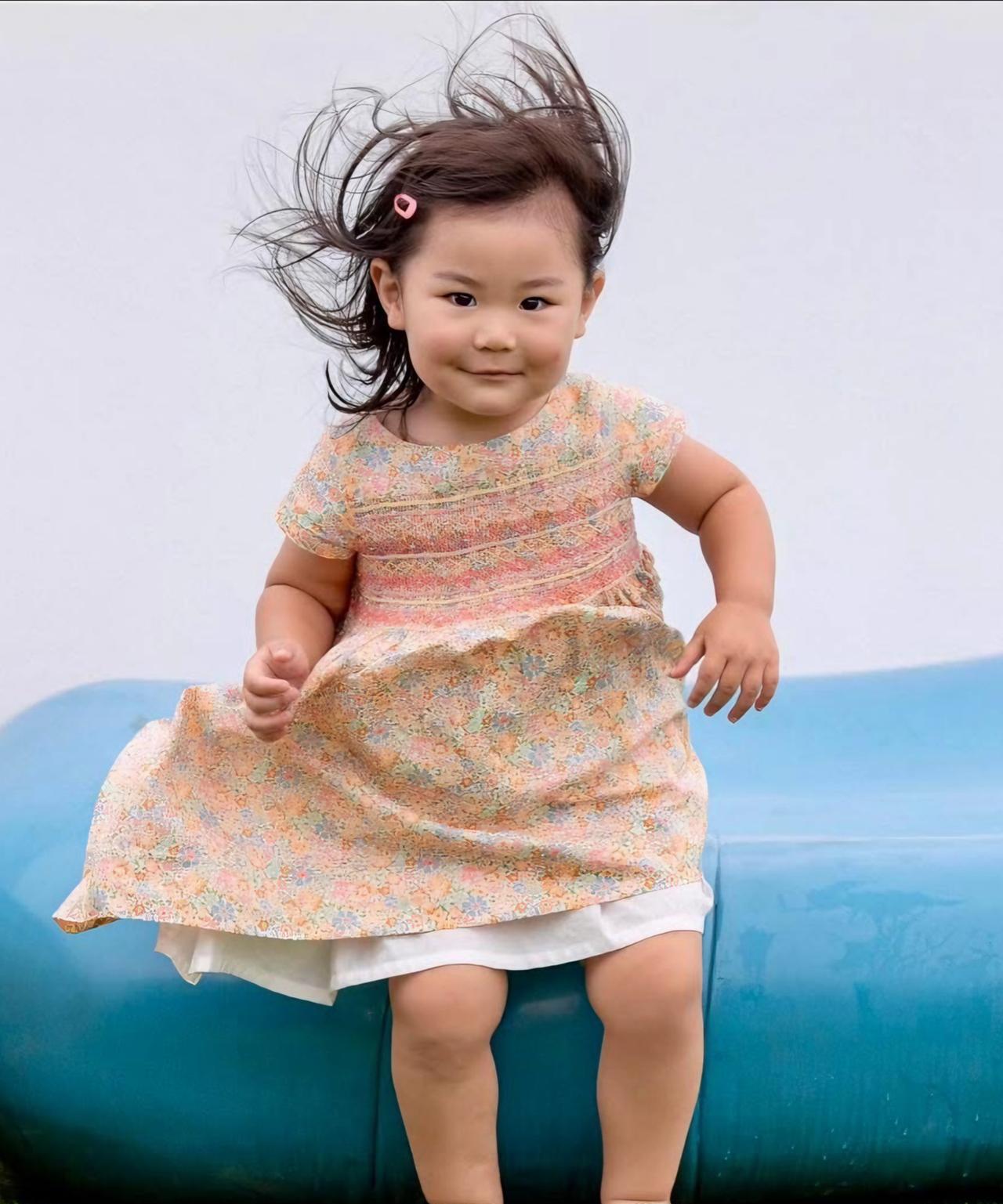 不丹小公主长大了，继承了佩玛王后的美貌
不丹国王夫妇携2子1女访越，索南小公主活