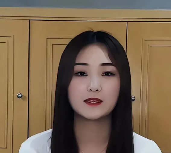 陈亚楠的“意难平”实为流量时代的后遗症。她曾借朱家东风攀上流量巅峰，却因功利心过