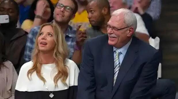 珍妮谈2020年湖人：后悔未保留原阵容再冲冠。据Lakers Daily，湖人老
