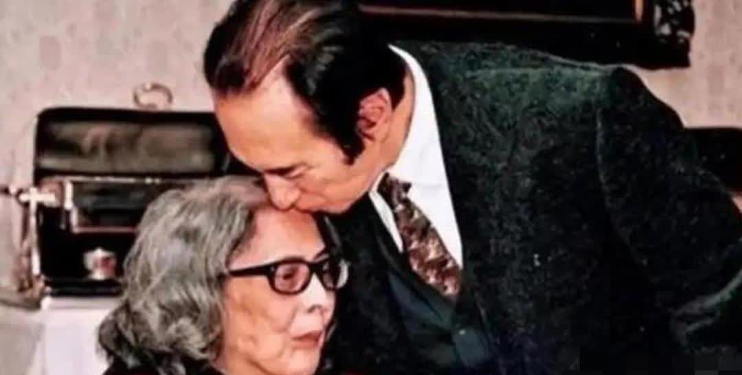 1957年，何鸿燊去探望病重的妻子黎婉华，直接跟她说：“你现在身体成这样，我得再