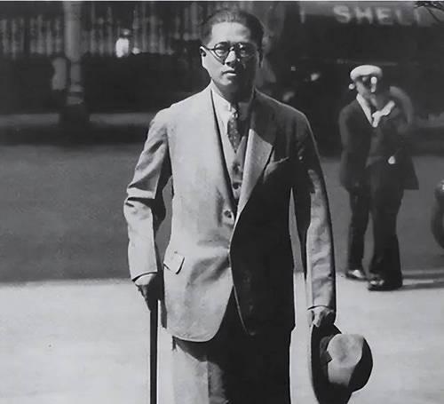 1933年老蒋怒怼宋子文：如果不是你，剿共早就胜利了！听到这话，宋子文直接拍桌子