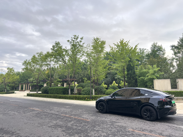 特斯拉MY长续航一万公里总结
不到半年就一万多公里了，之前油车一年也就八千多，真