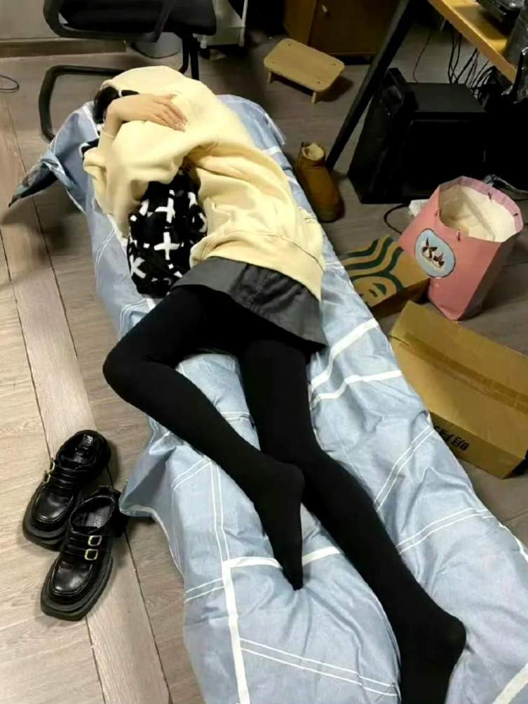 在公司这样午休，老板看见了怎么办？