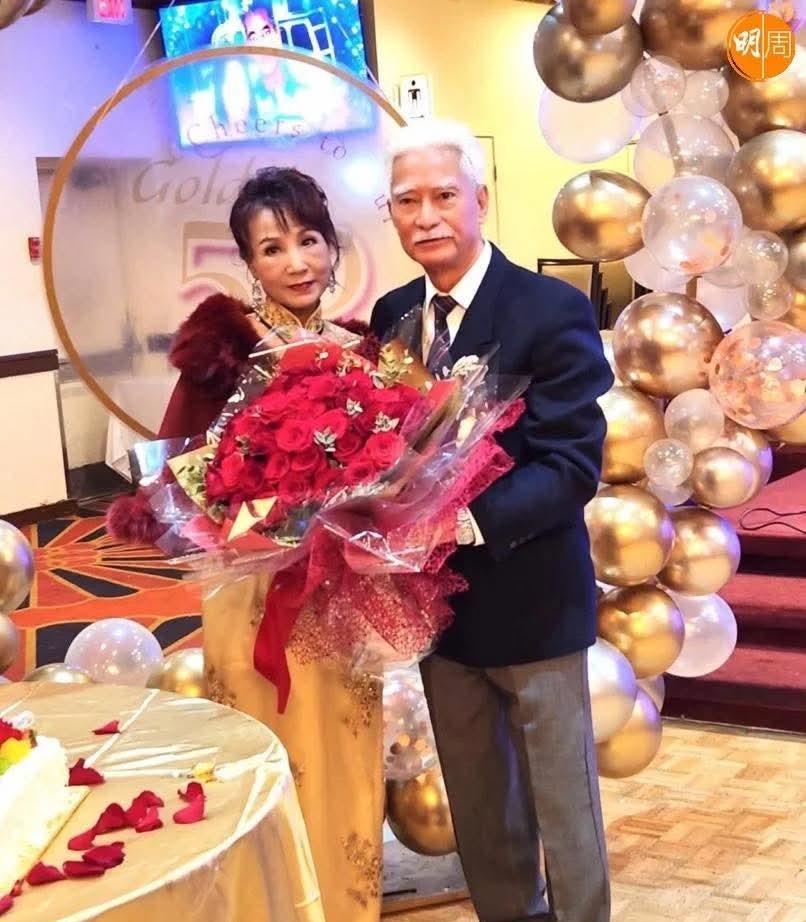 中国香港80岁艺人高雄，庆祝金婚感激太太不离不弃  ，对子女有愧疚 ，不退休证明