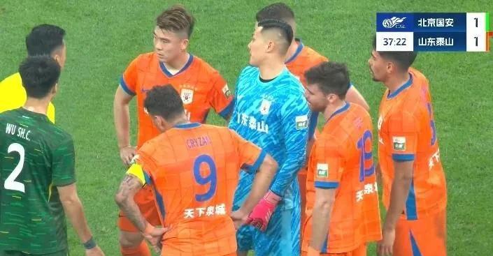 你敢想象吗！中超八轮过后，竟然出了20张红牌！#中超# 
其中外援占了4张，剩下