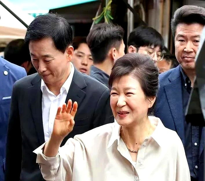 女人真当不了大领导











---











气死了！