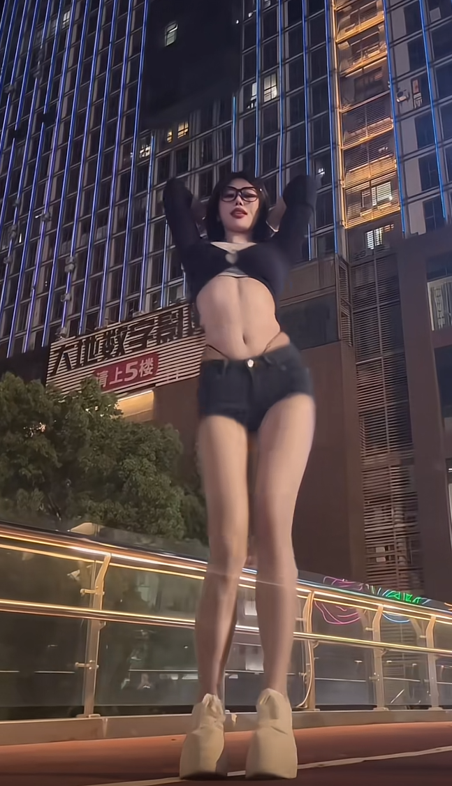 在大街上跳舞不尴尬吗？