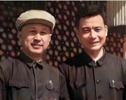如今14亿中国人的脊梁，有一节是这两位栋梁给的！ ​​​

