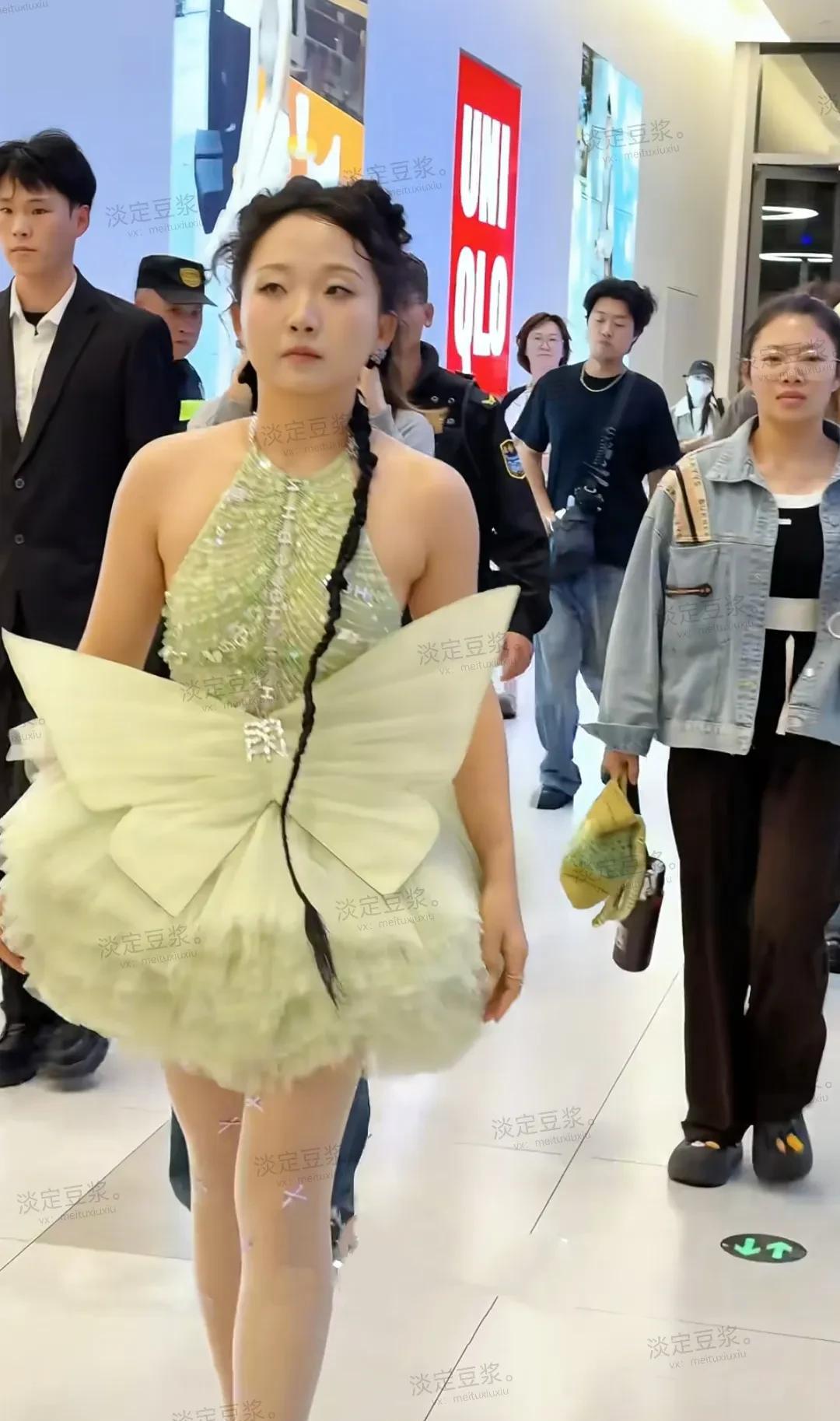 其实她很优秀的，不要因为不喜欢她，就否定她的努力，看她如今身材肉肉都减下去了，瘦