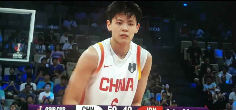 宫鲁鸣的万次投篮计划原来是个伪命题？
第一，要求队员投篮一万次，做为专业运动员每