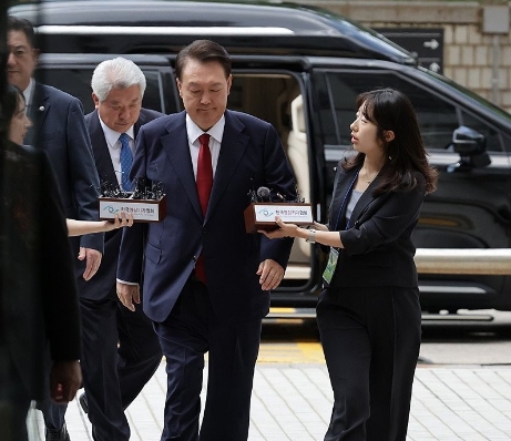 9日下午2时22分，
韩国前总统尹锡悦的逮捕令实质性审查程序已正式启动，将决定他