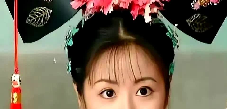 看了这么多版本的紫薇，只有林心如是天选紫薇。

同样的发型换上林心如后，颜值