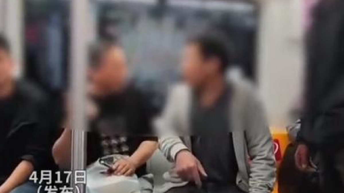 北京地铁辱骂民工事件反转！大爷身份曝光后全网炸锅：处罚太解气