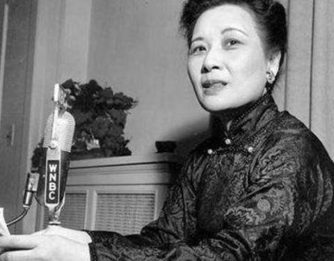 宋庆龄去世后发生了两件怪事。她一辈子没有生育，没有自己的后代，但她却把卫士长的女