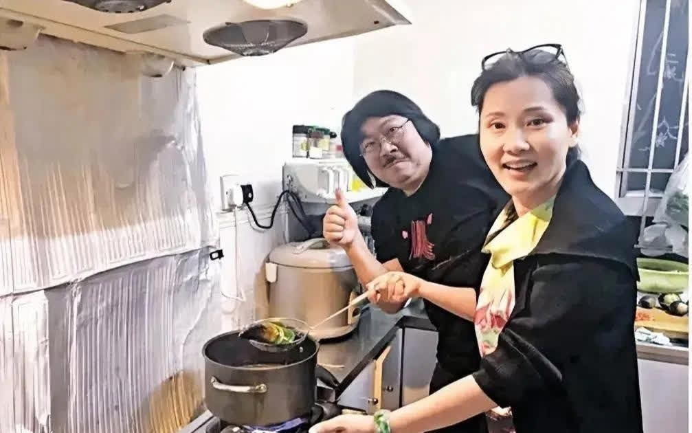 何赛飞：艺术成就背后的节俭厨房故事