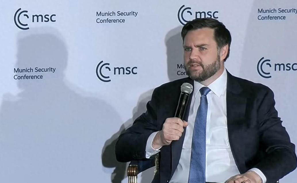 美国副总统万斯居然公然向着俄罗斯说话，这美国葫芦里到底卖的什么药？
5月7日的时
