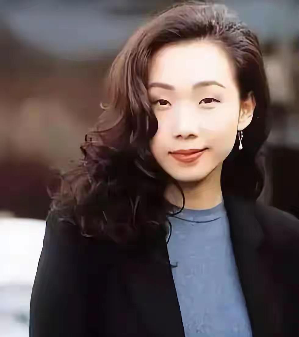 年少不懂李宗盛
年老也不懂啊
说句实话，林忆莲的歌是不错，但是她的颜值，真的欣赏